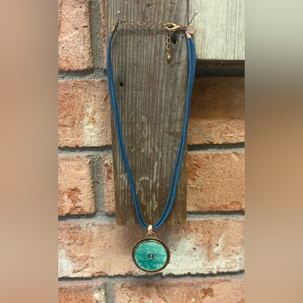 EXPRESS, Turquoise/Copper Color Sparkly Pendant Necklace. DISCOUNTED SHIPPING.